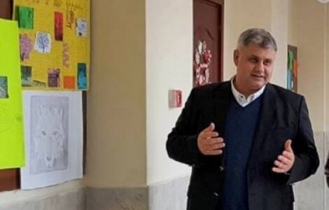 ქუთაისში პედაგოგებმა და მოსწავლეების მშობლებმა მუსტაფა ემრე ჩაბუქის პატიმრობა გააპროტესტეს