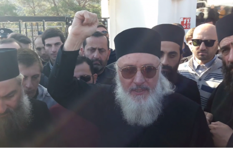 სასულიერო პირების ნაწილი გეგმავს პაპი სვეტიცხოველში არ შეუშვას