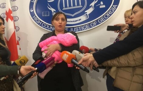 ჩემი 2 თვის შვილი როცა 25 წლის გახდება, სასამართლო კვლავ ჩინჩალაძის კლანის ხელში იქნება - ნაზი ჯანეზაშვილი