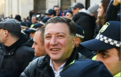 დამიჭირეს, განგარიდეთო, გამომიშვეს, მოვდივარ ტაქსით - გიგი უგულავა აქციაზე დაბრუნდა