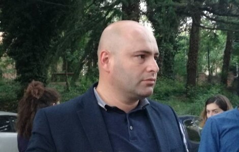 ადვოკატი: აფგან მუხთარლის მეუღლესა და შვილს დაცვა დაენიშნათ