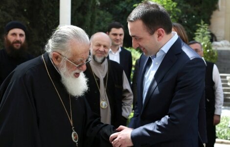 პრემიერი პრეზიდენტს და პარლამენტს პატრიარქის ინიციატივაზე მსჯელობის დაწყებას სთხოვს