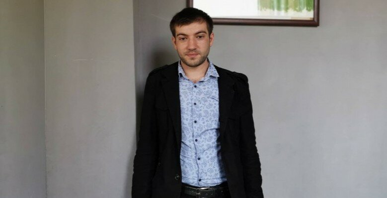 მასწავლებელი თემის პირისპირ: ინტერვიუ ჰამიდ სადიკოვთან