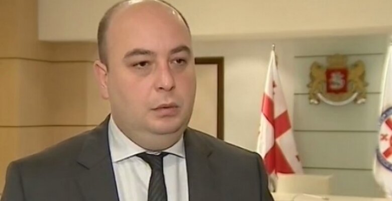 „სასაცილოა და თვალებში ნაცრის შეყრა