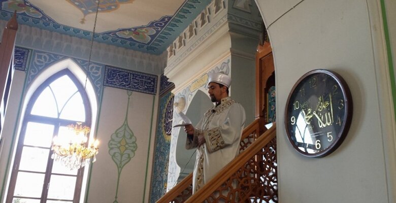 „თბილისში ქუჩაშიც კი შეგვიძლია ნამაზის აღვლენა...“